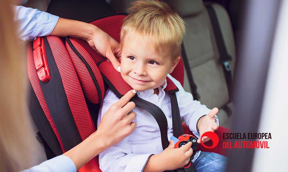 Elevadores de niños para el coche, siempre con respaldo