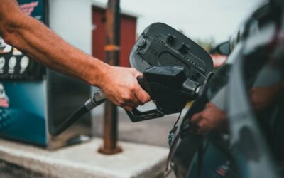 Tipos de combustibles para coches: pros y contras